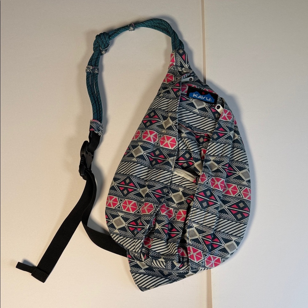 Kavu Mini Geometric Sling Bag in Pink, Navy, White